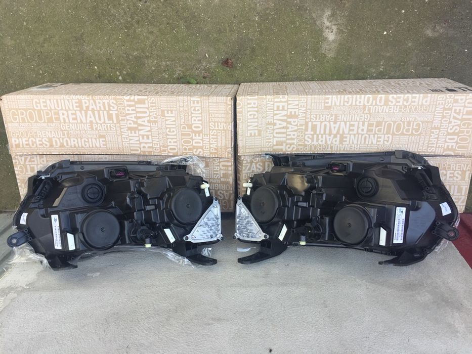 Faruri Far NOU stanga dreapta Dacia Duster 2018 2019 2020