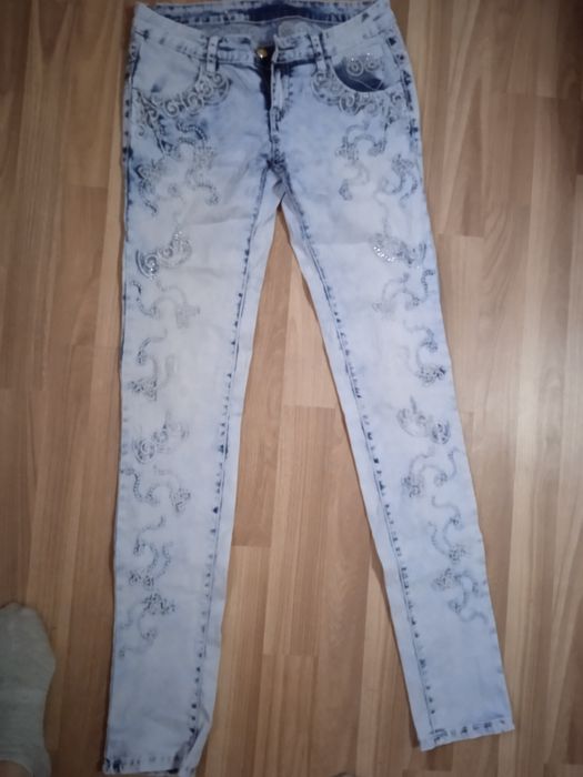 Продам джинсы фирменные