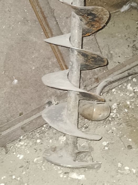 Продам бур срочно