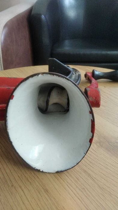 Желязна машинка за мелене на месо