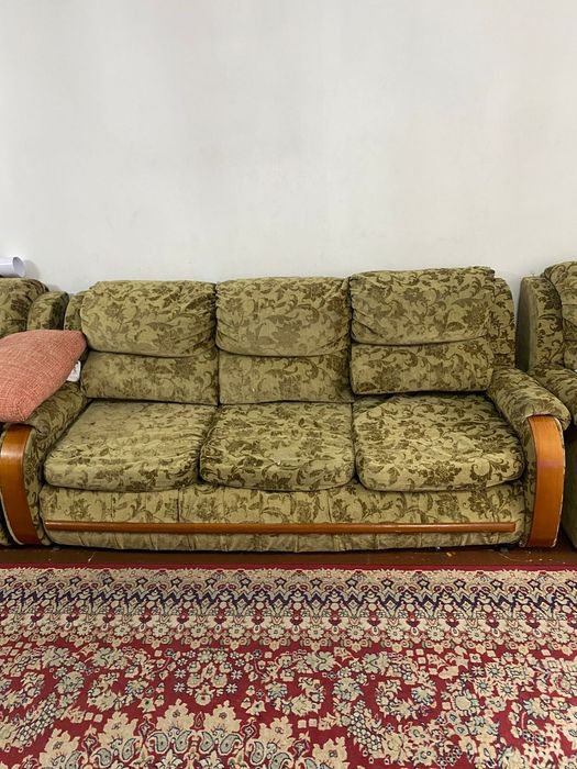 Диван, софа,кресло в комплекте