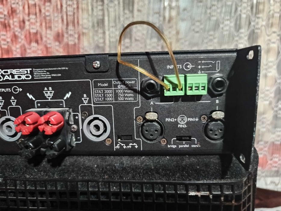 De vandzare amplificator crest audio st1500