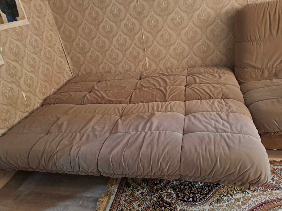 Продам диван, кресло, пуфик б/у