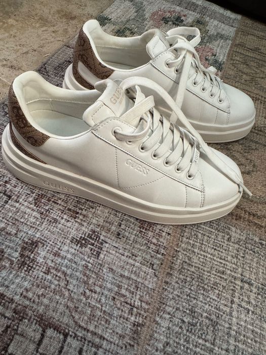 Guess elbina дамски бели маратонки