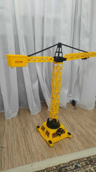 Продам детскую игрушку,башенный кран