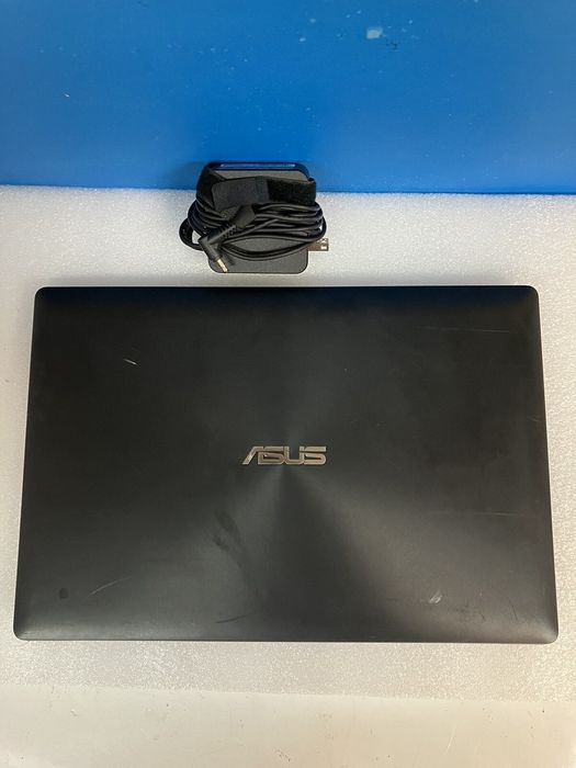 Laptop Asus P553 în stare buna