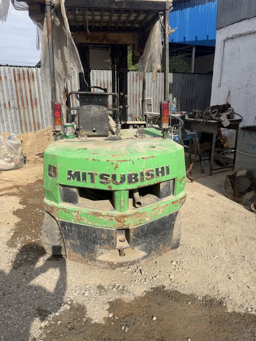 Кара Mitsubishi 2.5т
