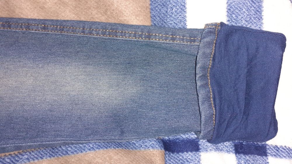 Джинсы на девочку (новые)