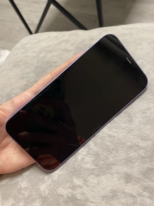 Продается IPhone 12