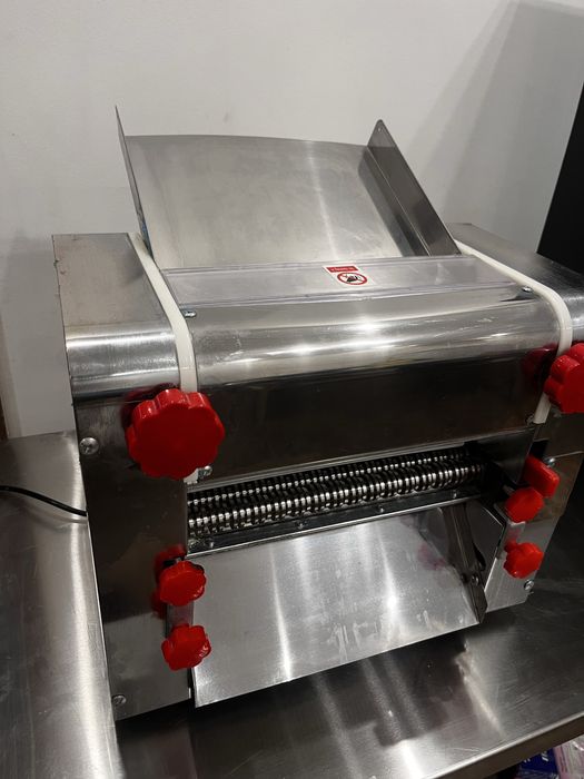 Тестораскатка - лапшерезка электрическая