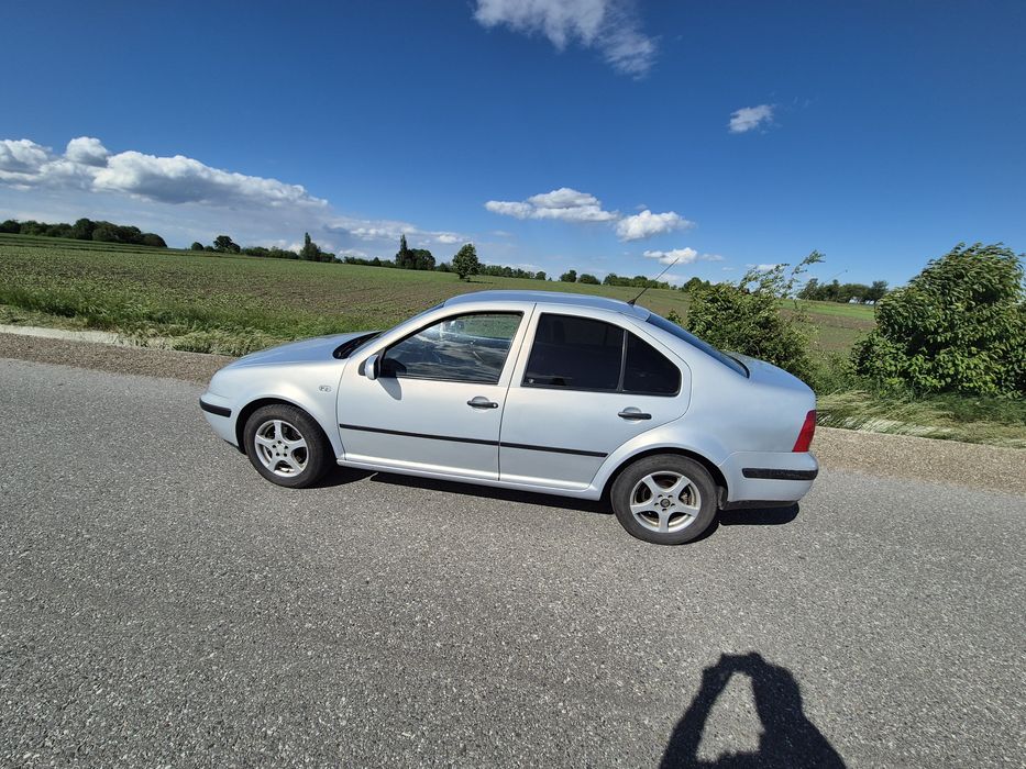 VOLKSWAGEN Bora 2000