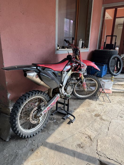 Honda crf250r.