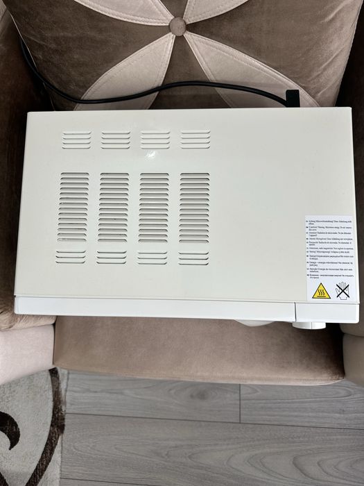 Cuptor cu microunde Candy