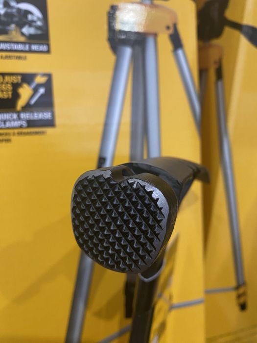 Чук кофражен с магнит DeWALT 22oz DWHT51005-0