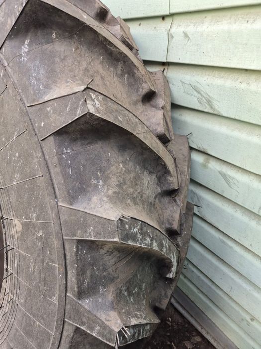 шина б/у в отличном состоянии