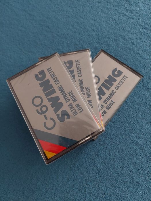 Vând 3 bucăți casete audio Swing