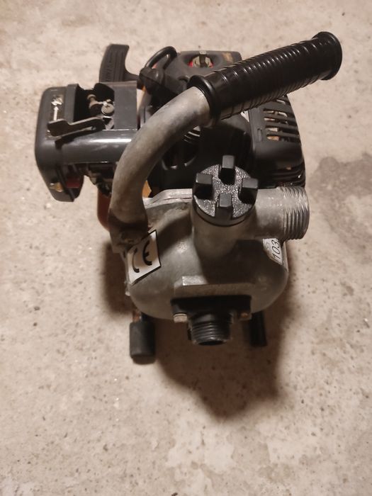 Vind pompe de tras apa