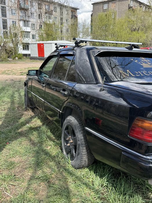Продам машину Мерседес W124