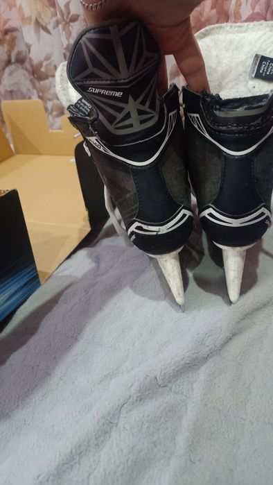 Хоккейные коньки