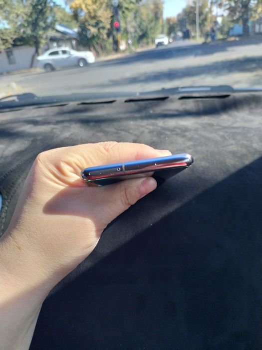 Samsung s10 в идеальном состоянии