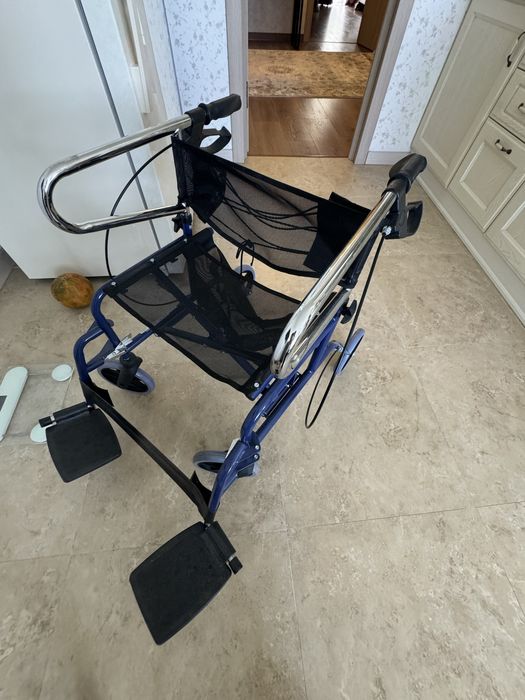 Продам инвалидную коляску