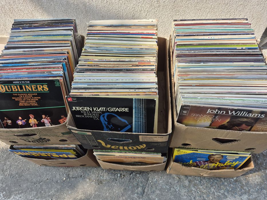 Vând Lot 150 Discuri Vinil colectie muzica usoara mixta straina