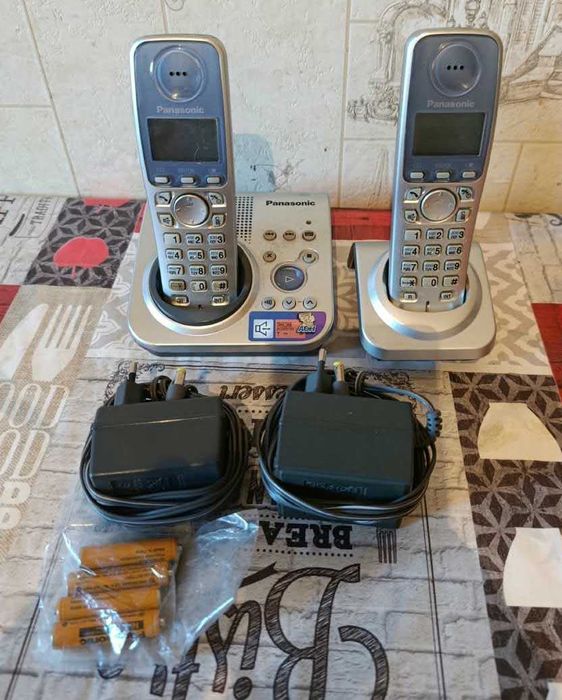 Телефон Panasonic KX-TG7226RUS для дома и офиса (две радио трубки)