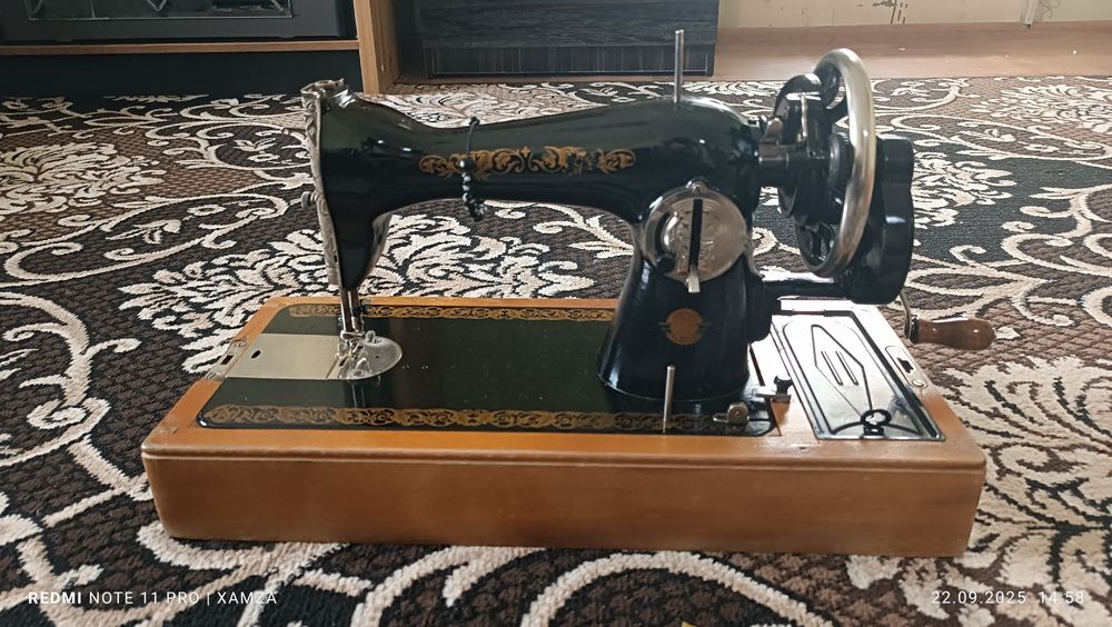 Швейная машина (Антиквариат)