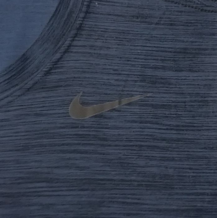 Nike DRI-FIT Tee оригинална тениска S Найк спортна фланелка фитнес