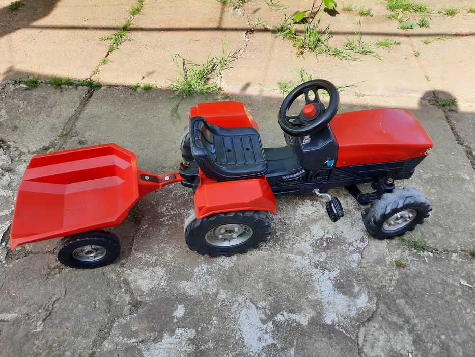 Tractor cu pedale
