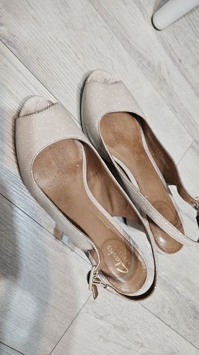 Pantofi clarks bej