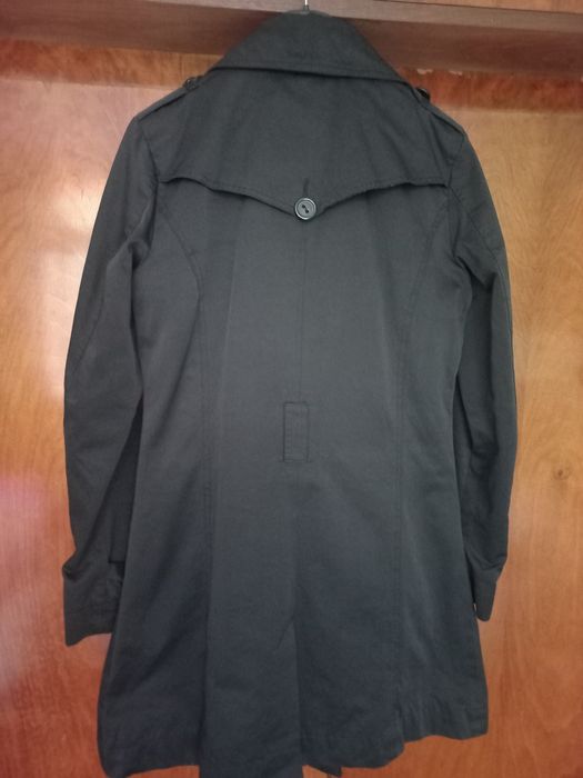 черен тренч пролет-есен