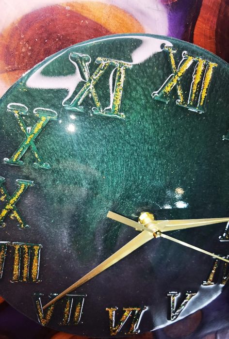 Ceas și tablouri din rășină epoxi