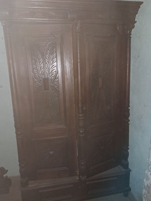 Vând ce se vede  în fotografii