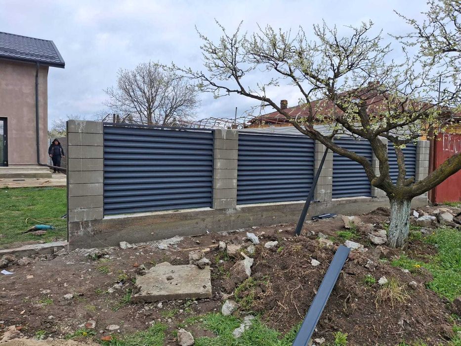 Garduri si porti stil jaluzea, sipca metalica, tabla cutata