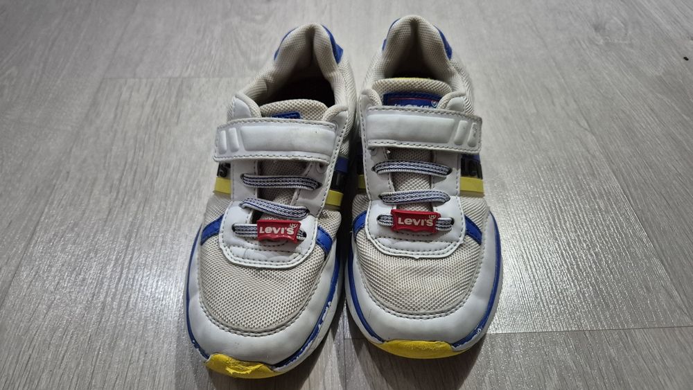 Adidași pt băieți Levi's