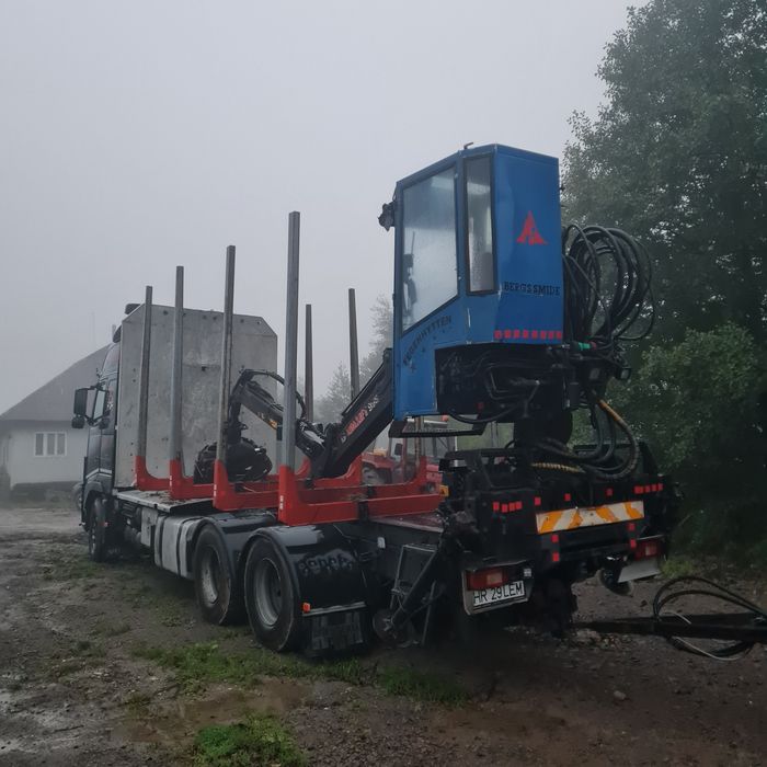 Volvo FH16 700 Forestier cu macara Loglift