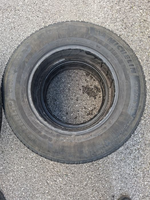 Michelin cross climate  215 / 70 / 16
