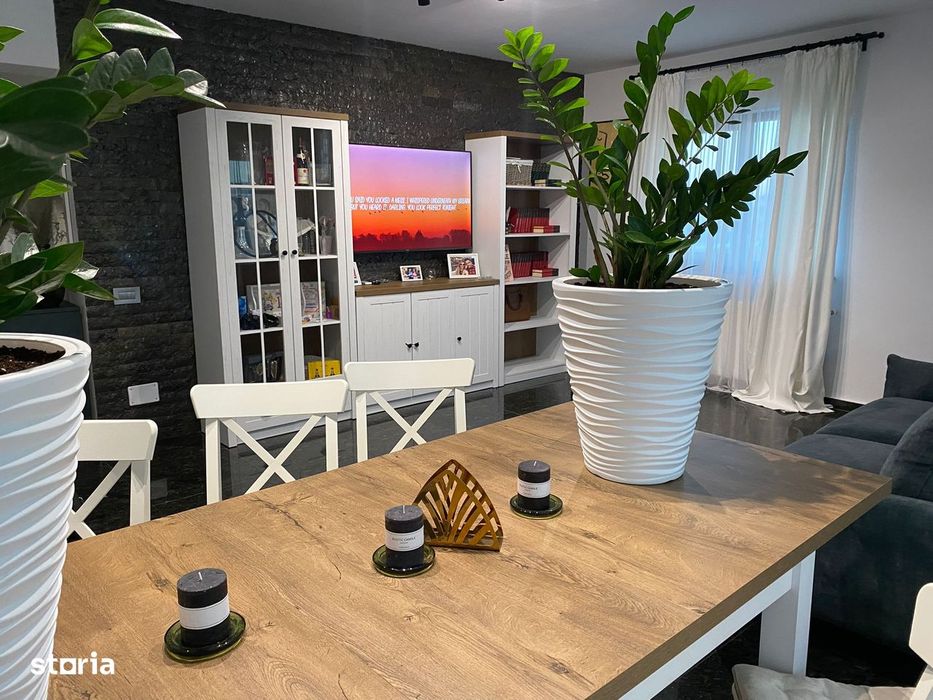 Apartament 4 camere, etaj 8, terasă și lift