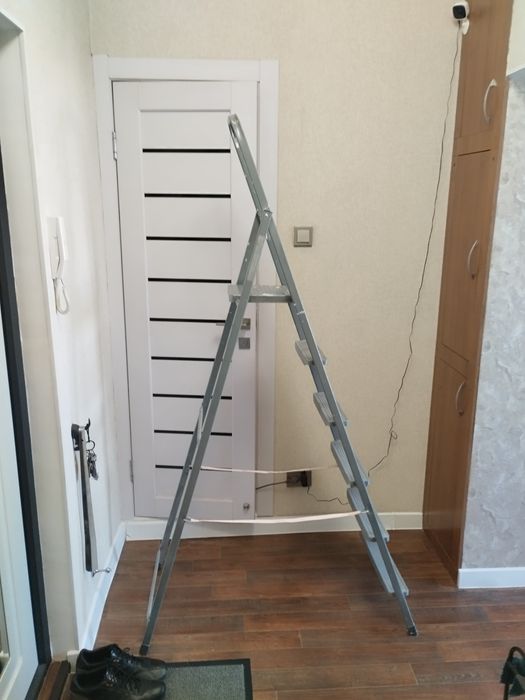 Продам стремянку 1.3 метра