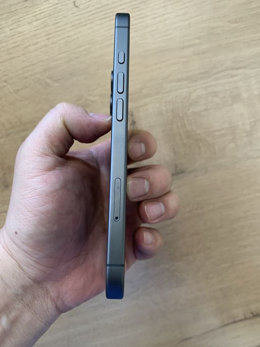 Продам Айфон 17. 256 GB. 100% Sim + ESim