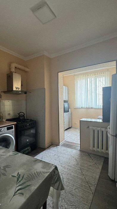 Sergeli-4 da 3 xonali kvartira sotiladi, 3/5/5. Ipoteka ham bor!