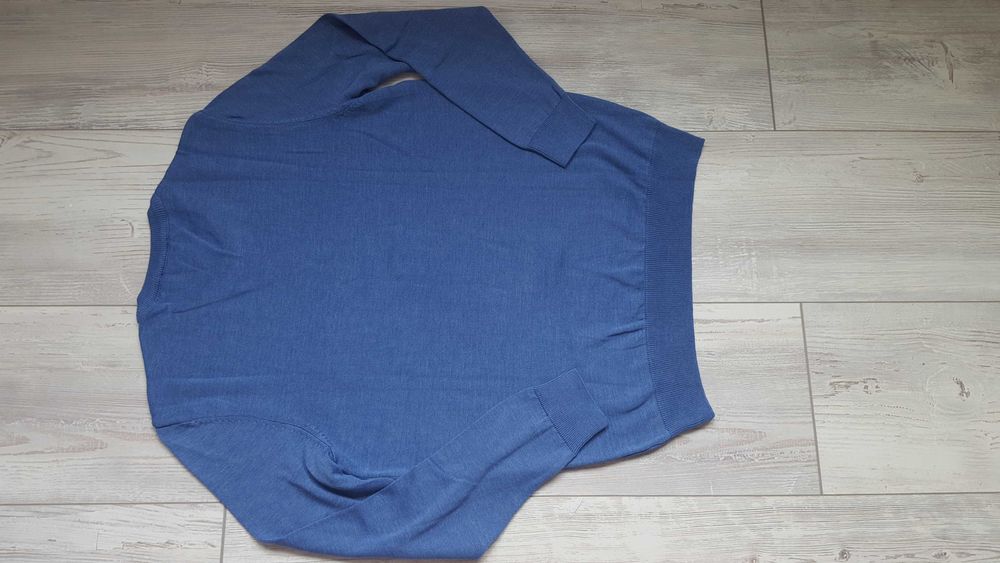 Чисто нов син мъжки пуловер LC WAIKIKI BASIC размер L