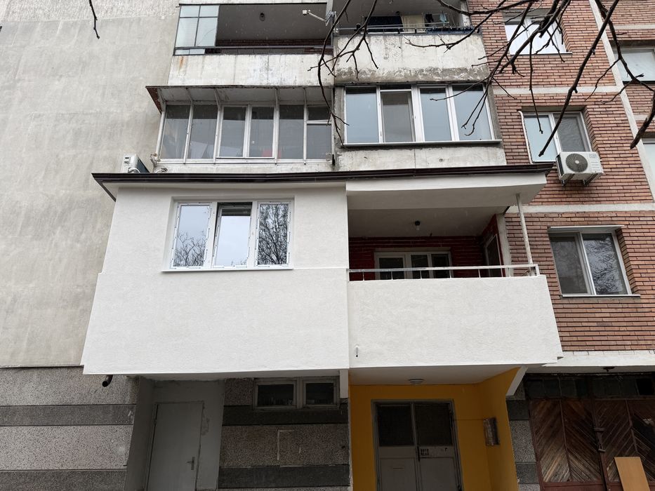 Външна изолация от скеле и алпинисти с въжета и трудно достъпни места