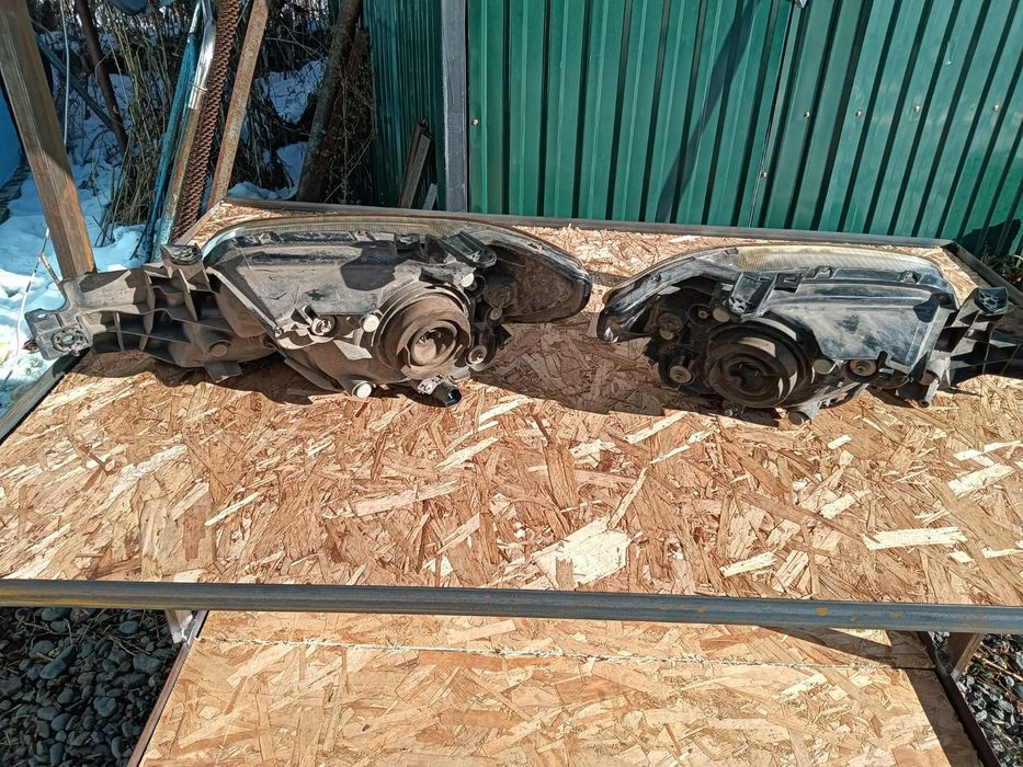 Фары на Mitsubishi Outlander I