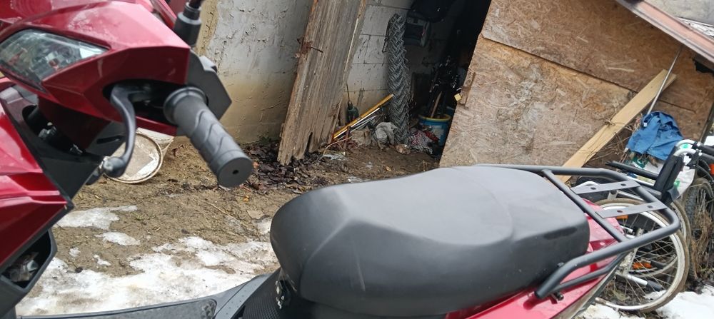 De vanzare  scuter electric in stare foarte buna de funcționare 823 km
