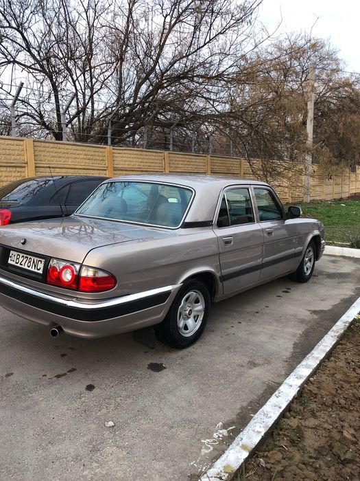 Автомобиль Волга газ 31105