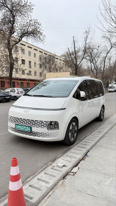 Фул позиуия Hyundai Staria в идеальном состоянии