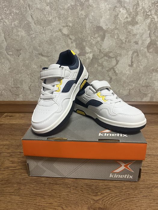 Кроссовки Kinetix размер 30