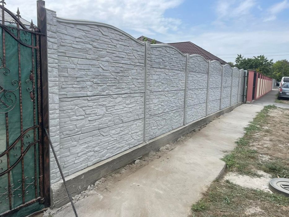 Garduri placi beton